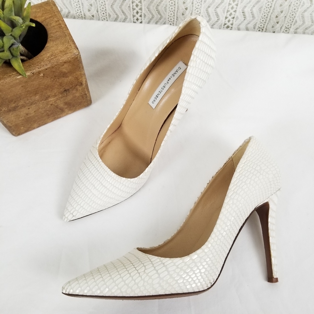Diane Von Furstenberg Croc Bethany Pointed Pump - Picture 5 of 9